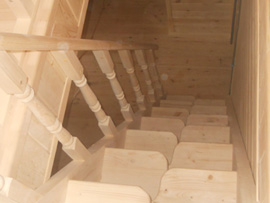 деревянная лестница с гусиным маршем