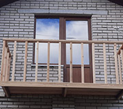 деревянный балкон